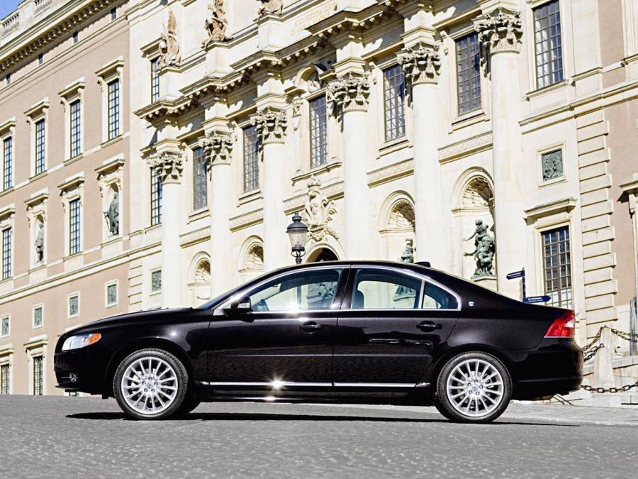  Volvo S80 Executive 2008 года  (фото 2 из 6)